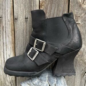 John Fluevog Vintage Stop It Stad Chunky Curved Heel Ankle Boot Leather Black 7
